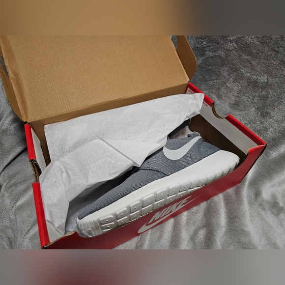 Nike Rosche One Cool Grey Pure Platinum NIB 844994 003 Womens 9 - Picture 7 of 9